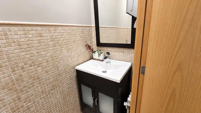 ¡INVERSORES! VENTA DE DOS PISOS UNIDOS A REFORMAR DE 3 DORMITORIOS Y 2 BAÑOS CADA UNO MUY CERCA DEL RETIRO — 20