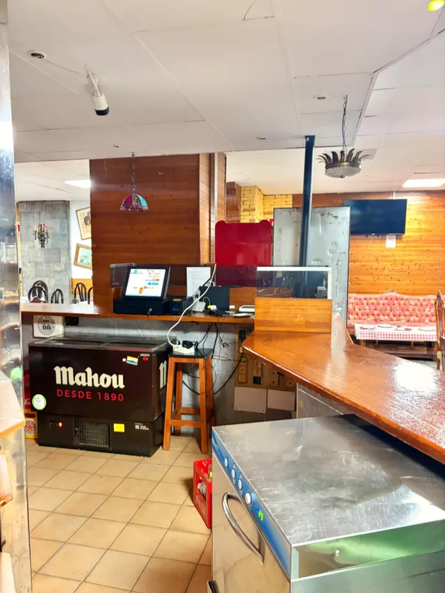 TRASPASO DE PIZZERÍA EN TORREVIEJA · LOCAL REFORMADO CON TERRAZA Y AMPLIA COCINA EQUIPADA — 17