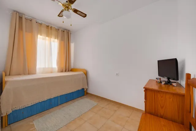 UN ACOGEDOR APARTAMENTO EN EL CENTRO DE TORREVIEJA — 12