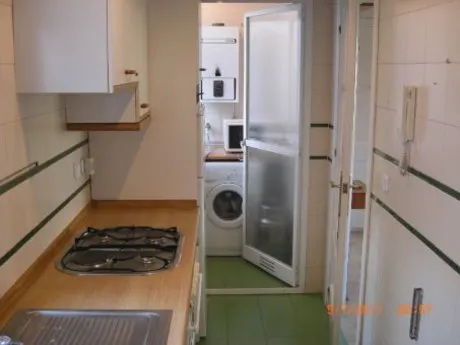 PISO ATICO  DE DOS GRANDES DORMITORIOS, 1 BAÑO, AMPLIO SALÓN, COCINA, TERRAZA DE 19M2, GARAJE Y TRAS — 24