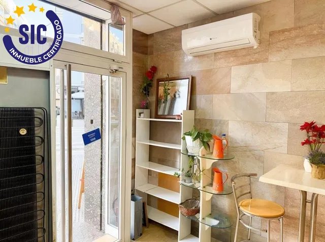 LOCAL COMERCIAL EN LA ZONA NOU MOLES — 8