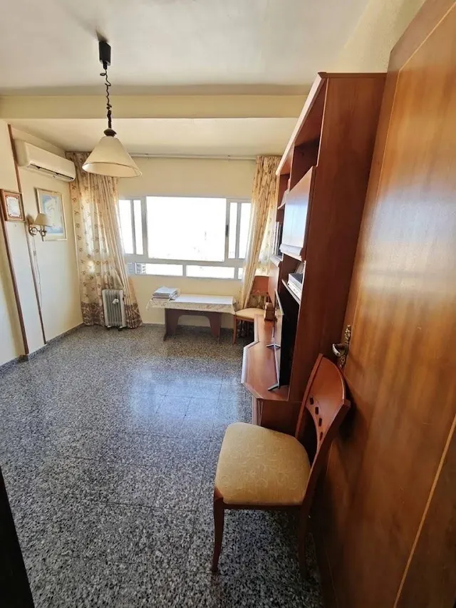 Amplia vivienda de 159 m2 con vistas panorámicas a los dos castillos de Alicante y plaza de garaje — 17
