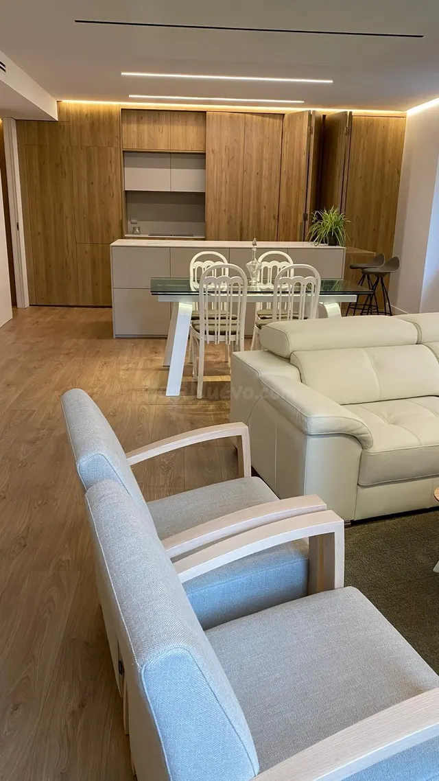 Piso 3 habitaciones 144m² en alquiler - El Mercat — 7