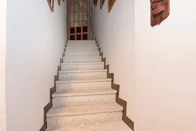 Escpecatcular Casa- Edficicio en el Centro de Baza — 11
