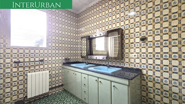 Oportunidad - Amplia casa de 197 m2 con 4 dormitorios y terraza en Benissanó — 19