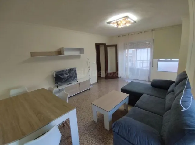 Amplio y Moderno Piso en el Corazón de Almoradí por €750 - foto 3