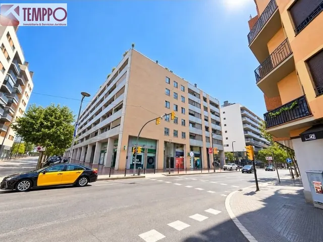 PLAZA de PARKING AMPLIA en c SANTA EULÀLIA 182 - foto 3
