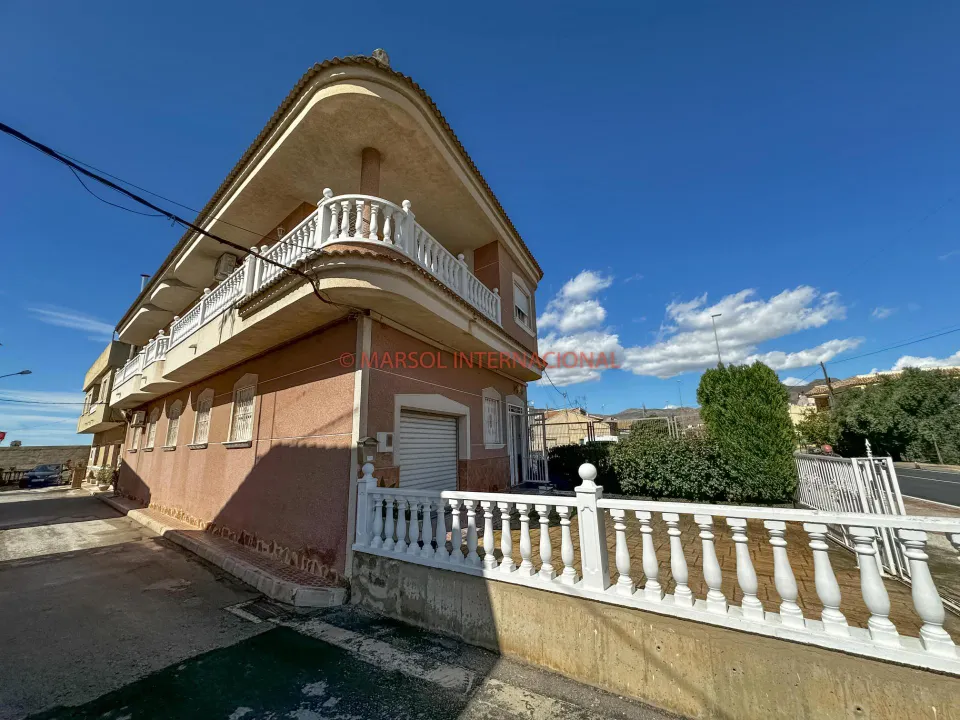 BONITO CHALET EN CORRENTIAS, ORIHUELA