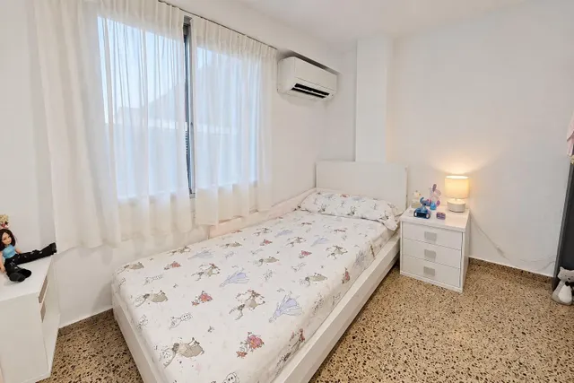 Piso de 3 habitaciones con gran terraza y garaje en Patraix. — 8