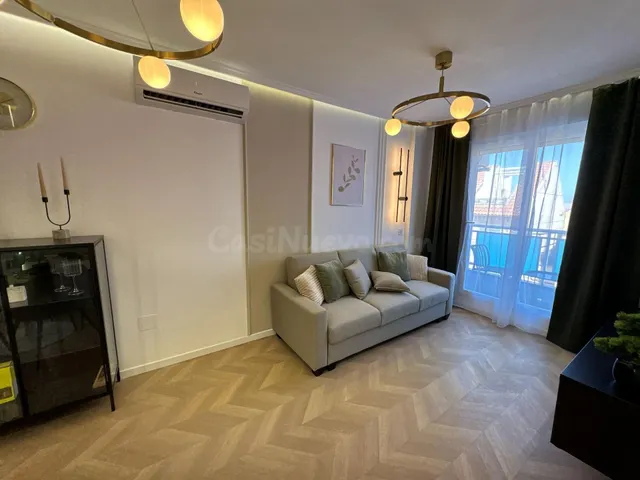 Apartamento céntrico, luminoso, y elegantemente reformado (1 - foto 4