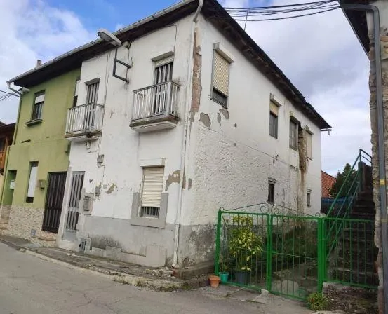 CASA DE PUEBLO PARA REFORMAR EN VILLADEPALOS