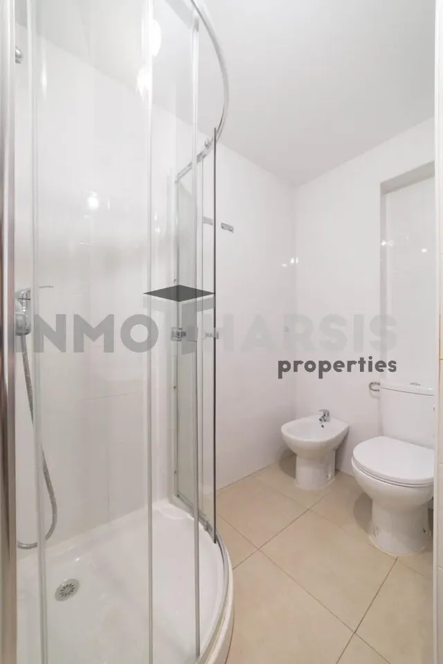 SE VENDE TOTALMENTE REFORMADO LISTO PARA ENTRAR A VIVIR O ALQUILAR — 22