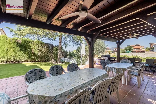 CASA PAREADA EN LA ZUBIA CON PISCINA, ZONA DE BARBACOA Y JAR - foto 5