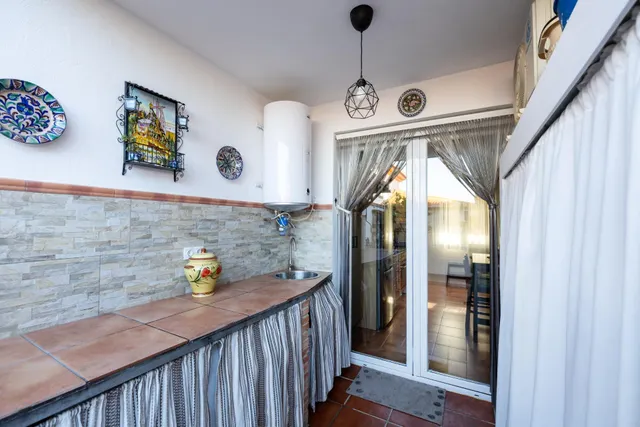 MARAVILLOSA CASA  A POCOS MINUTOS DEL CENTRO DE LA ZUBIA — 13