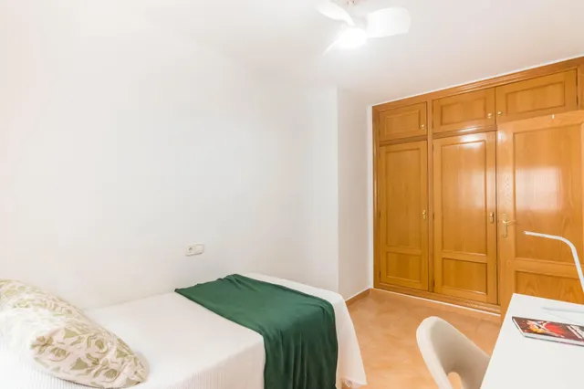 Dúplex amplio de 5 dormitorios con patio, terraza y buhardilla en San José de la Montaña — 18