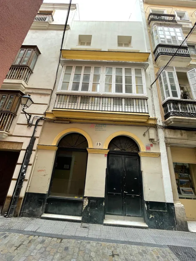FINCA INDEPENDIENTE JUNTO AL AYUNTAMIENTO — 25