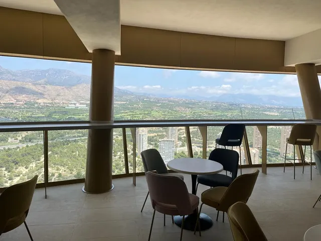 Se vende preciosos apartamento en Poniente con 2 dormitorios, 1 baño, parking y trastero — 23