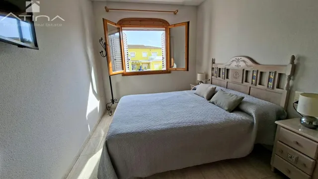 Adosado en Playa de Miramar a 600m del mar, con parcela de 213 m2, piscina comunitaria, barbacoa, chimenea y garaje para varios coches. — 14