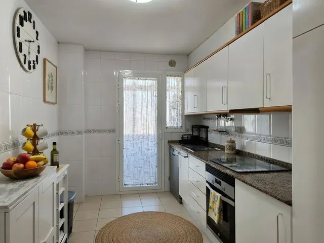 Excepcional vivienda en violant d'hongria con parking doble, trastero y zona comunitaria — 14
