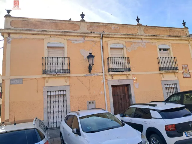 SE VENDE VIVIENDA DOBLE EN MONTIJO, ZONA CENTRO, PLAZA SANTA