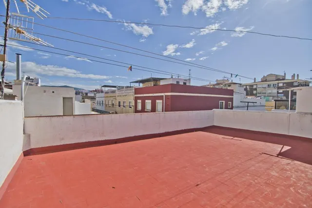 Encantador Adosado en Motril con Amplia Terraza — 14