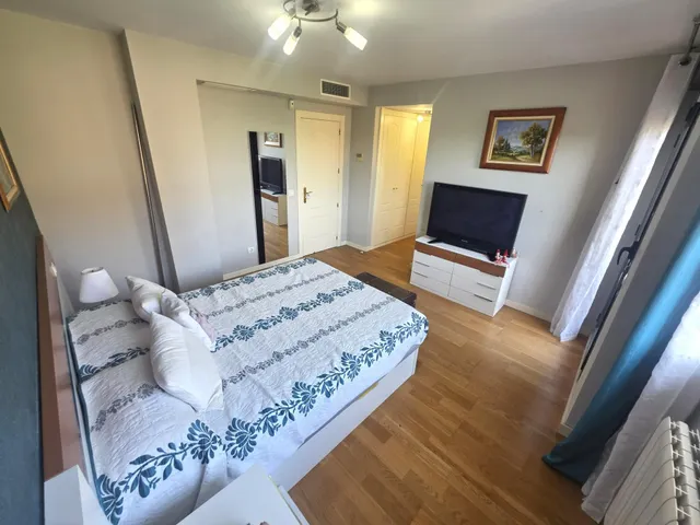 Chalet de esquina en zona hospital — 40