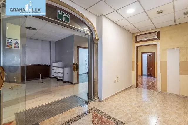 Local comercial en Pajaritos. — 18