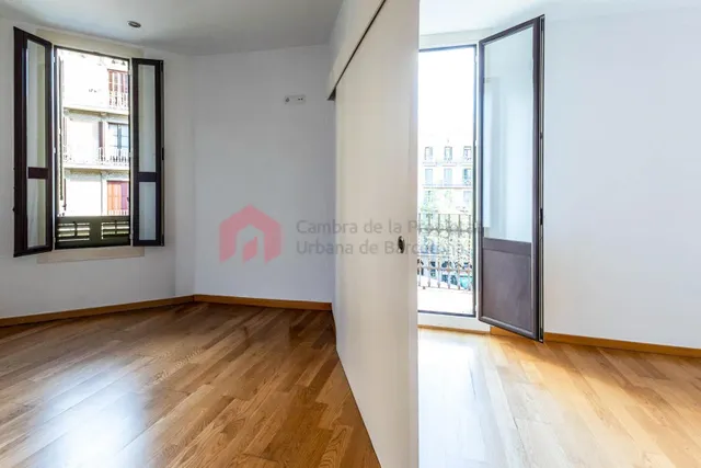 Vivienda esquinera y con encanto en el corazón del Eixample con el estilo clásico de la ciudad de Barcelona. — 3