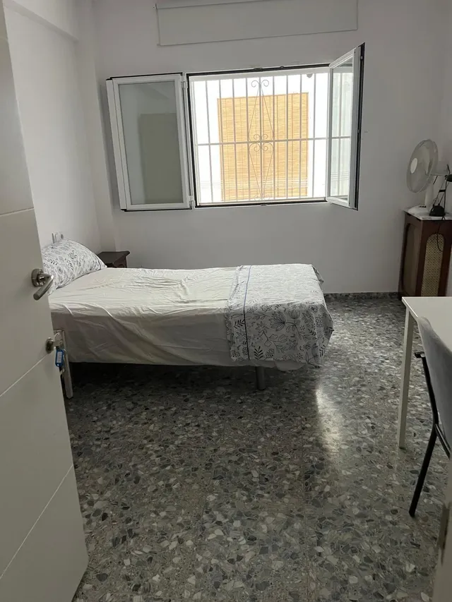habitaciones EN ALQUILER EN CALLE LUIS BRAILLE – SOLO PARA C - foto 5