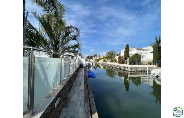 VILLA CERCA DE LA PLAYA CON AMARRE - foto 4