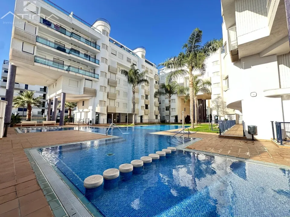 Exclusivo ático dúplex situado en la de playa de Daimús, a tan solo 300 metros de la orilla