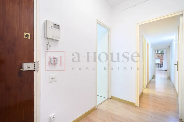 PISO PARA ENTRAR A VIVIR CON EXCELENTE UBICACIÓN EN SAGRADA FAMILIA — 24