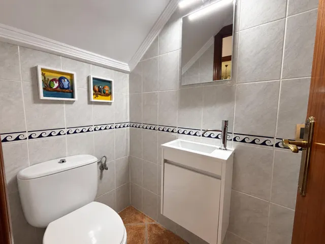 VIVIENDA CON PATIO, GARAJE Y COCINA EXTERIOR EN ZONA RESIDENCIAL — 10