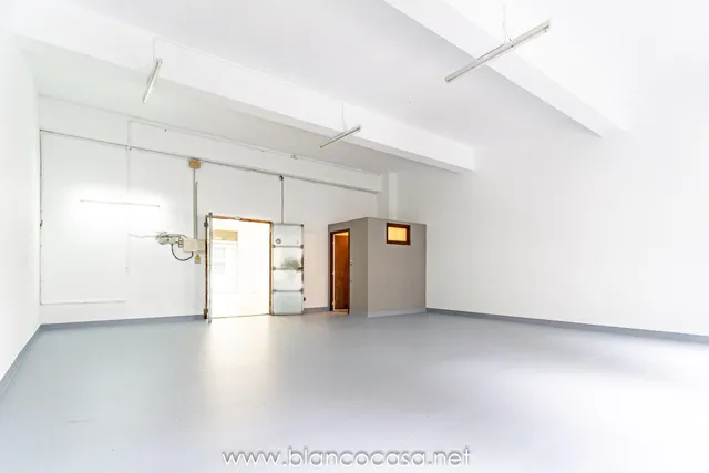 Amplio bajo comercial en venta — 16