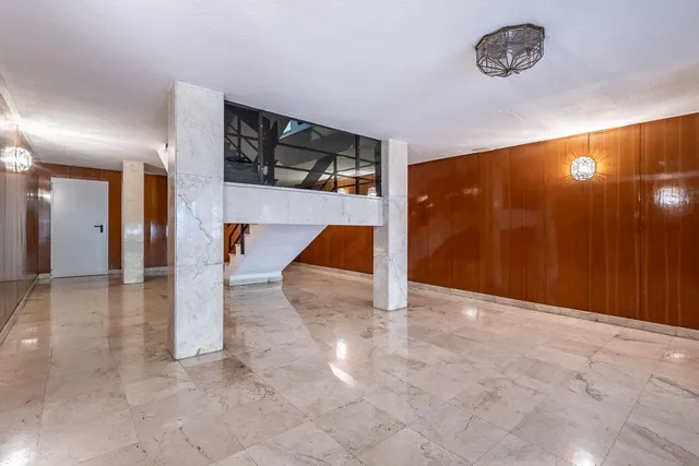 PISO EN PASEO DE LOS BASILIOS — 37