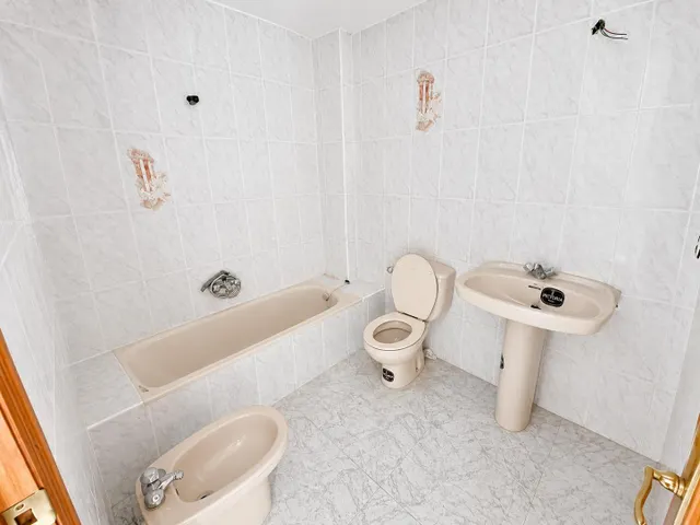 Luminosa vivienda en uno de los edificios más emblemáticos de la gran vía de Caravaca de la Cruz — 26
