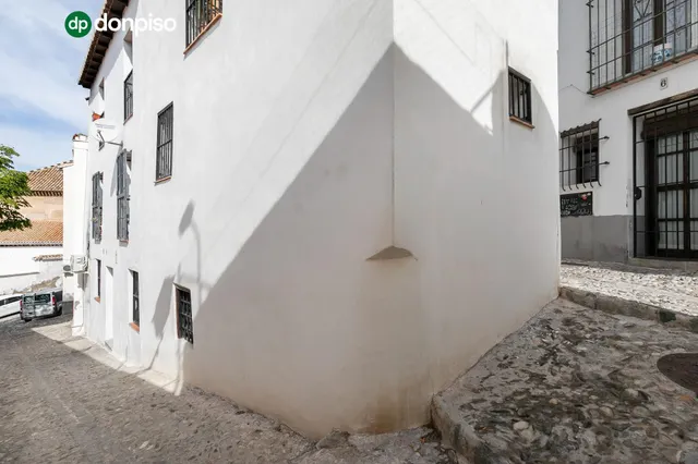 Casa unifamiliar reformada. — 24