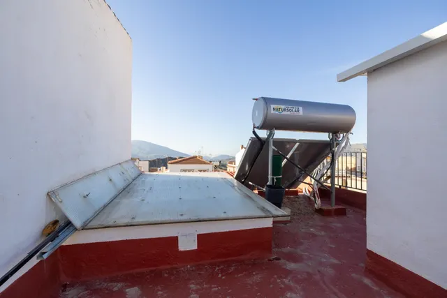 Casa de 5 plantas con 6 dormitorios, terrazas y vistas en Lanjarón – Granada — 42