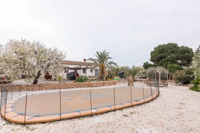Se vende chalet único - Un rincón dónde habita el arte — 41