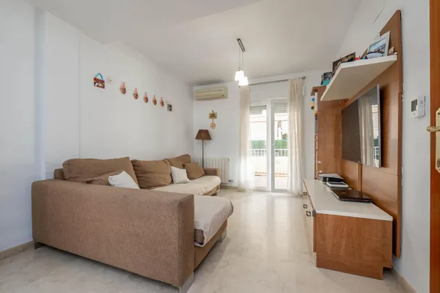 Espectacular chalet adosado en el Vial de Churriana de la Vega: eficiencia, confort y listo para entrar a vivir! — 9