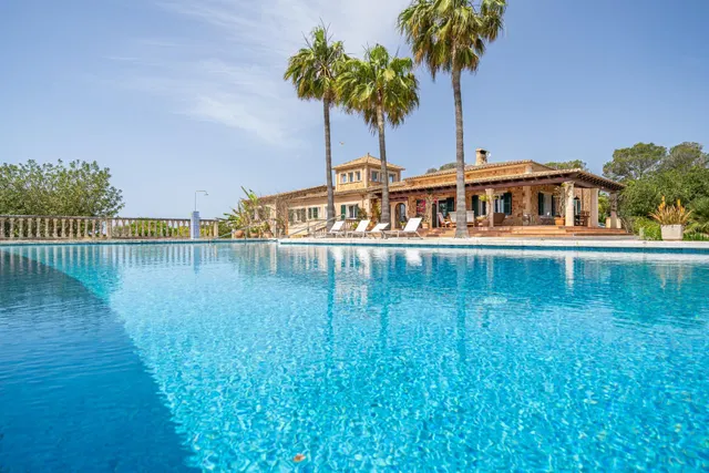 ESPECTACULAR VILLA EN CAS CONCOS EN UN ENTORNO MUY TRANQUILO - foto 2