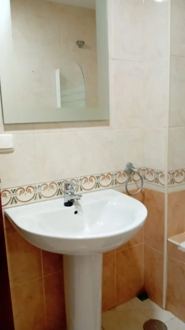 Centro San Vicente, calle Torneo, junto al Río. Excelente apartamento amueblado se alquila. Ascensor. — 12