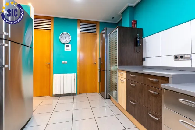 Exclusiva casa en calle Alacuás: espacio, diseño y máximo confort — 12