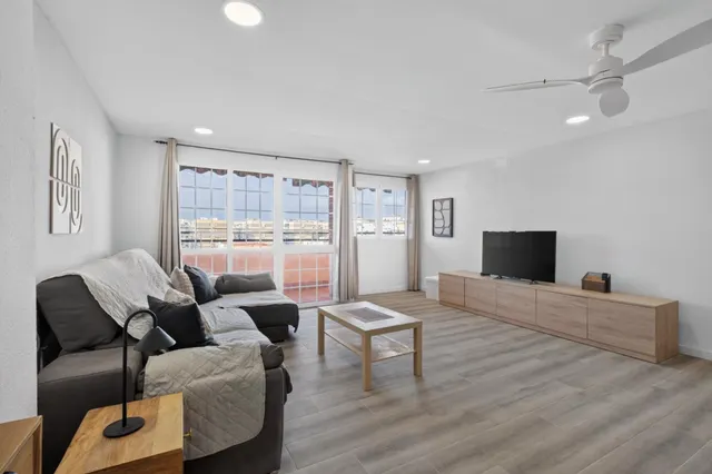 Piso 4 habitaciones 170m² en venta - Juan Carlos I — 11