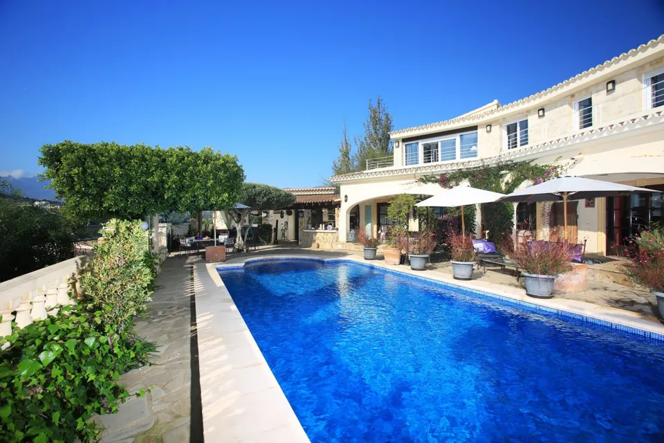 MAGNÍFICA VILLA DE LUJO CON VISTAS PANORÁMICAS EN CALPE