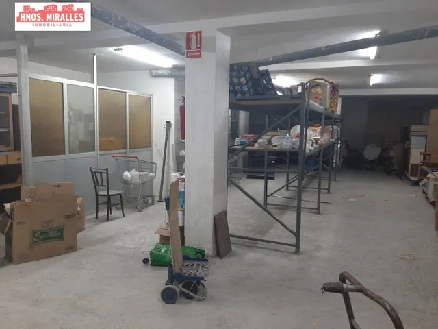 LOCAL DISPONIBLE PARA CUALQUER TIPO DE NEGOCIO, MUY INTERESANTE Y EN ZONA CENTRO. — 15