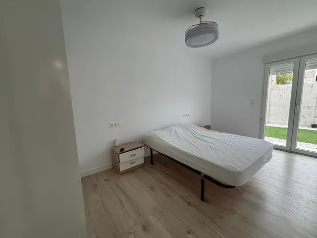 Chalet independiente a estrenar con piscina privada y jardín en Calabardina — 9