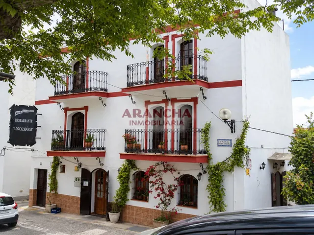 ¡Gran oportunidad de inversión en Villamartín! Dúplex de 2 plantas con amplios espacios y múltiples posibilidades — 8