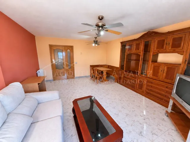 PISO DE 3 DORMITORIOS EN URBANIZACION CON PISCINA — 10