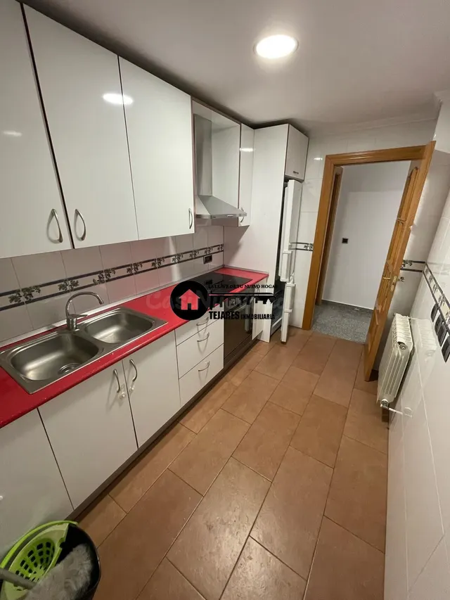 INMOBILIARIA TEJARES ALQUILA PISO ZONA CENTRO-TEJARES — 4